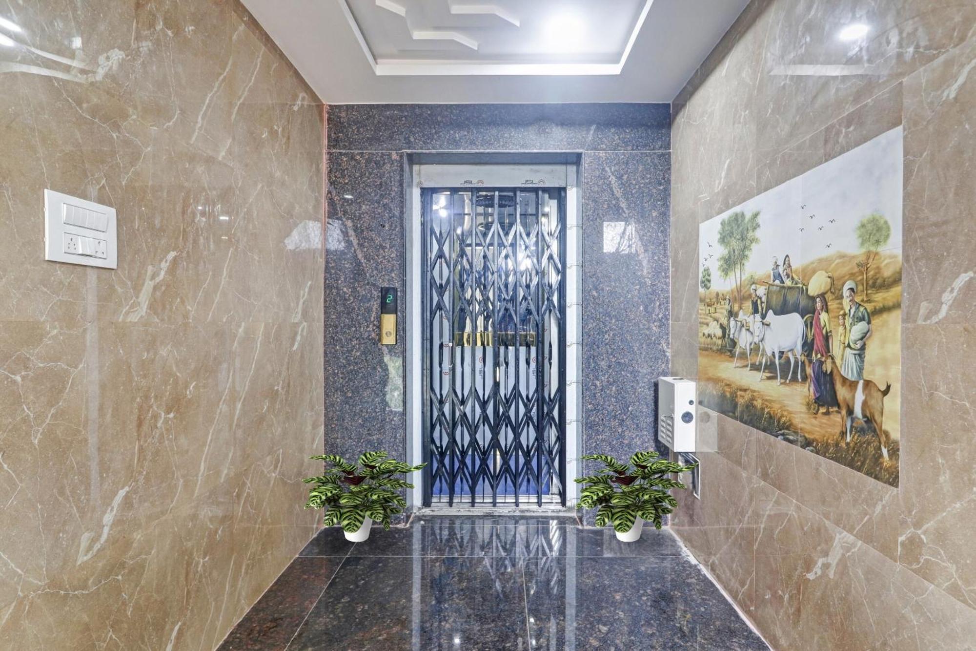 Capital O 91547 Srinika Inn Gachibowli Zewnętrze zdjęcie
