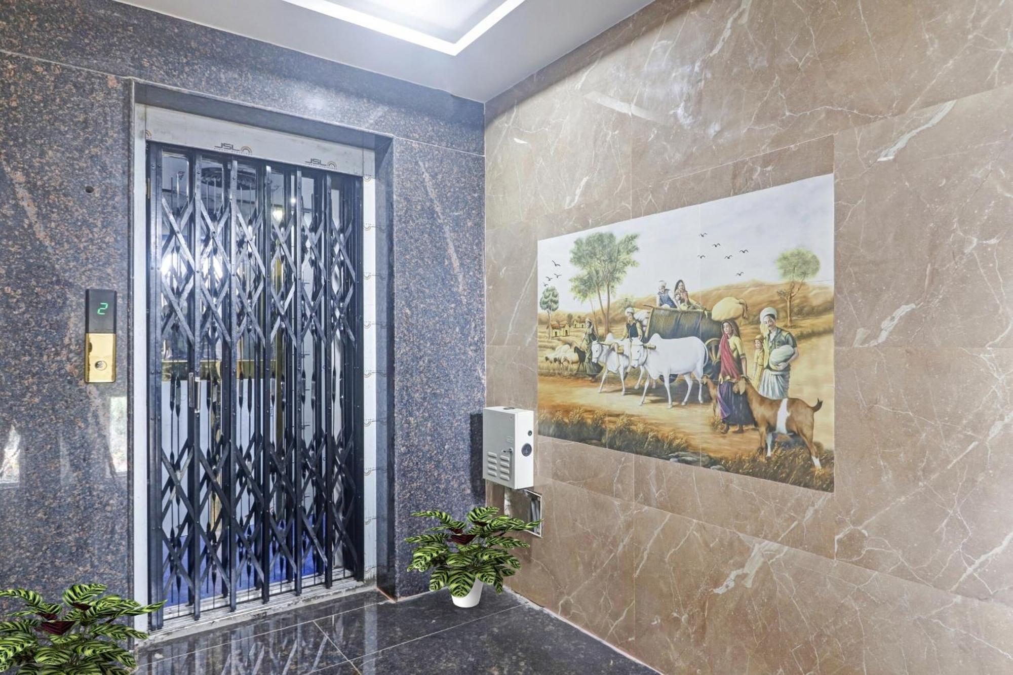 Capital O 91547 Srinika Inn Gachibowli Zewnętrze zdjęcie